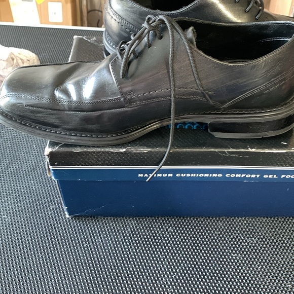 Nunn Bush Men’s Nikolos Shoes - Picture 7 of 11